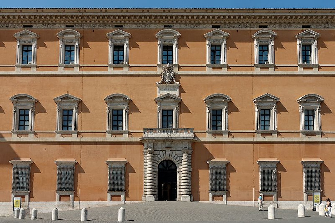 Visita Oficial Guiada ao Palácio Lateranense - Acomodações em Roma