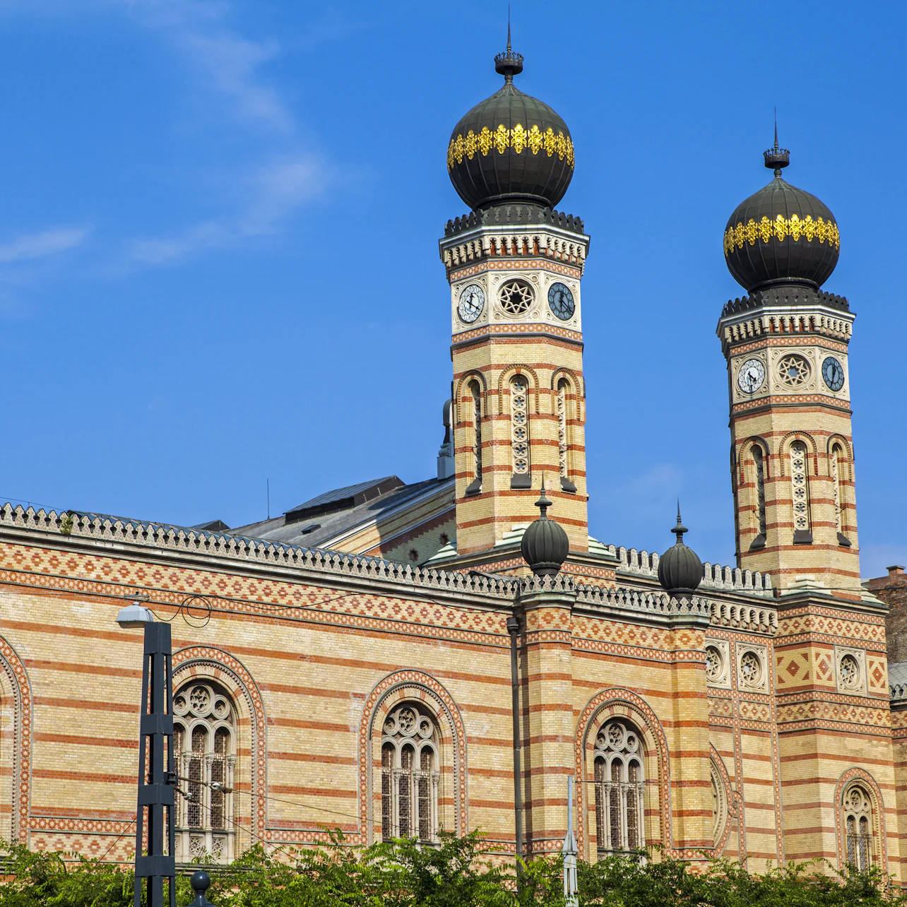 Dohány Street Synagogue: Fast Track Ticket in Budapest – Tiqets