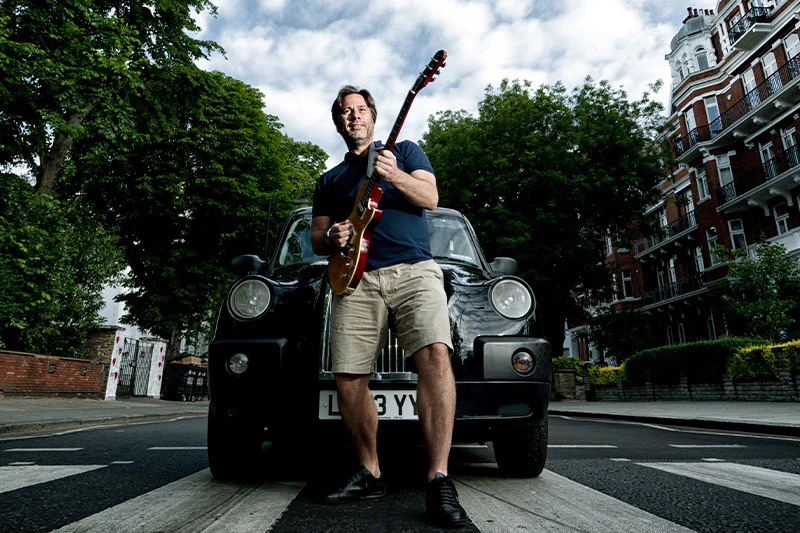 London: Rock ‘n Roll Beatles Black Cab Tour + Hotel Transfers