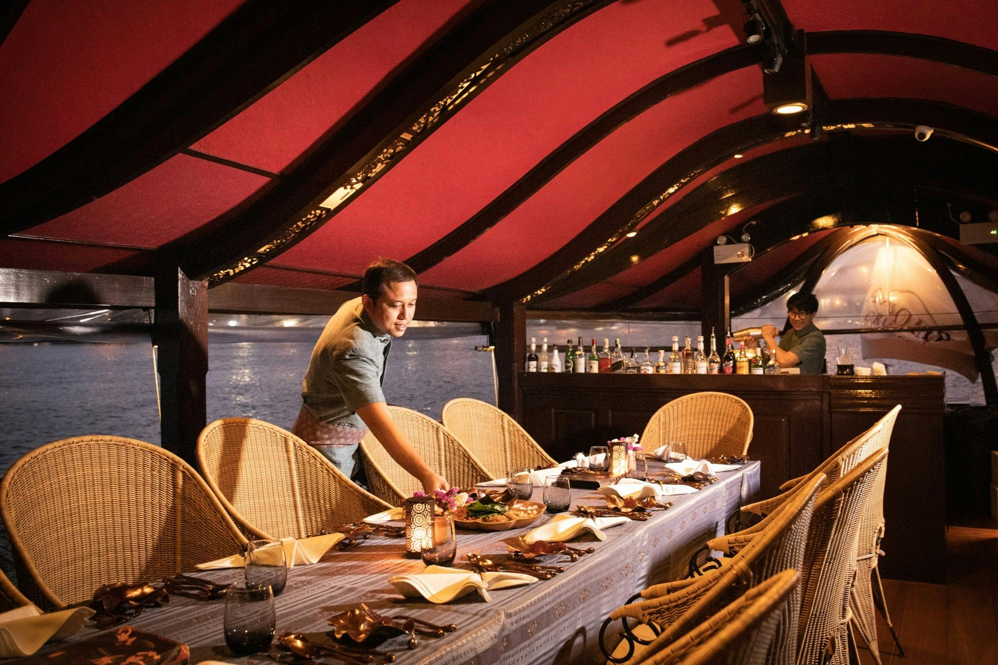 Manohra Cruise by Anantara Riverside Bangkok Resort