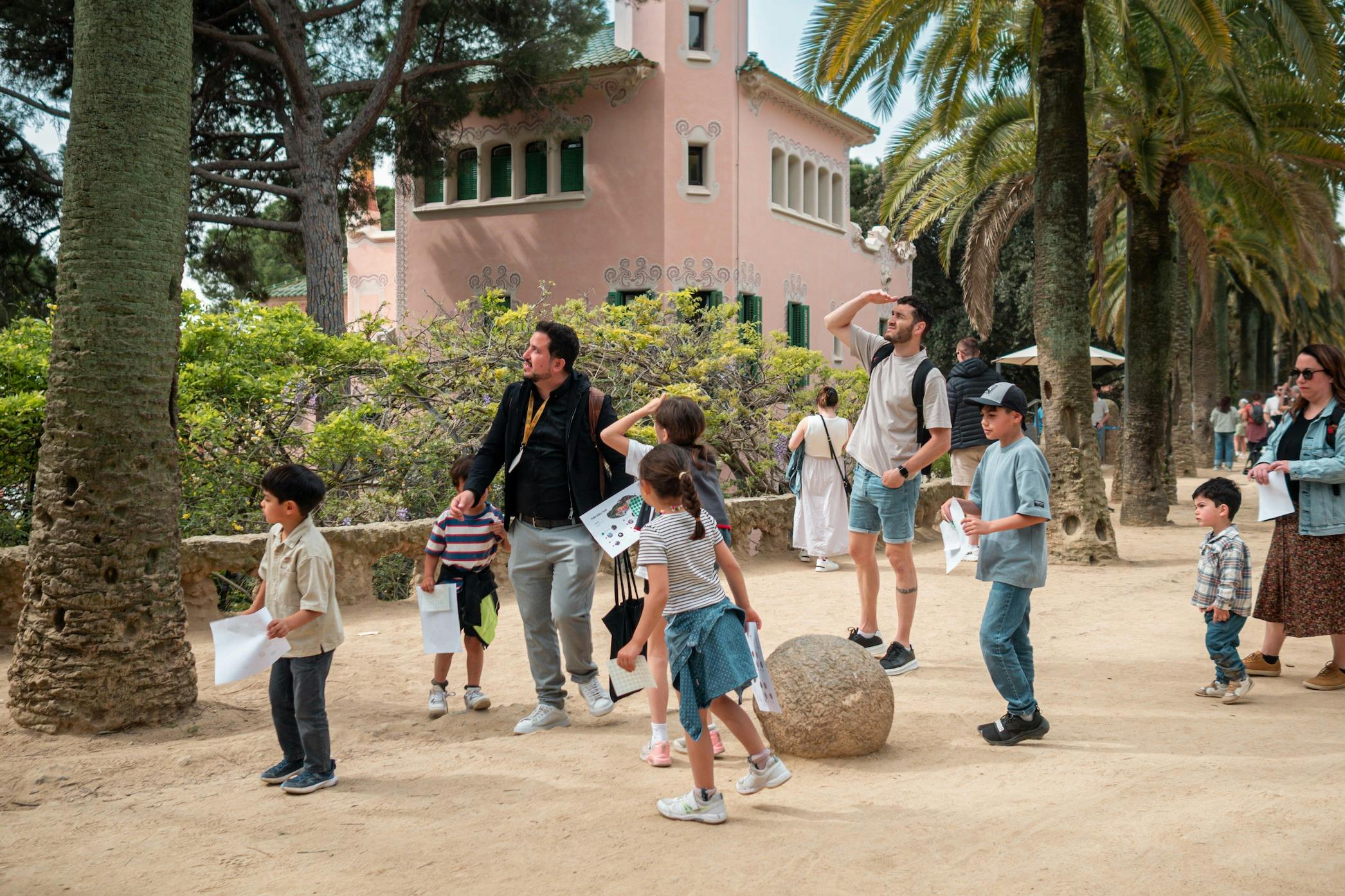 Parque Güell: Visita guiada em grupo reduzido para crianças e famílias - Photo 7