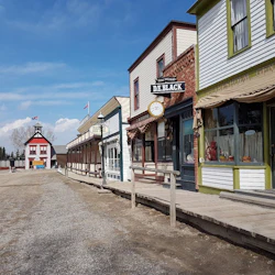 Calgary History Bus Tour with Heritage Park Admission 4