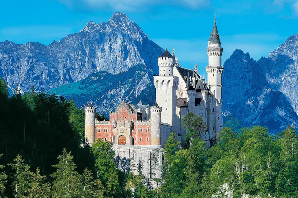 The Royal Castles Neuschwanstein & Linderhof: Day Trip from Munich