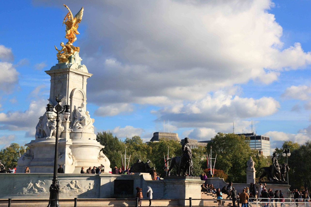 Visita ao interior do Palácio de Buckingham e Troca da Guarda: Tempo Limitado - Acomodações em Londres