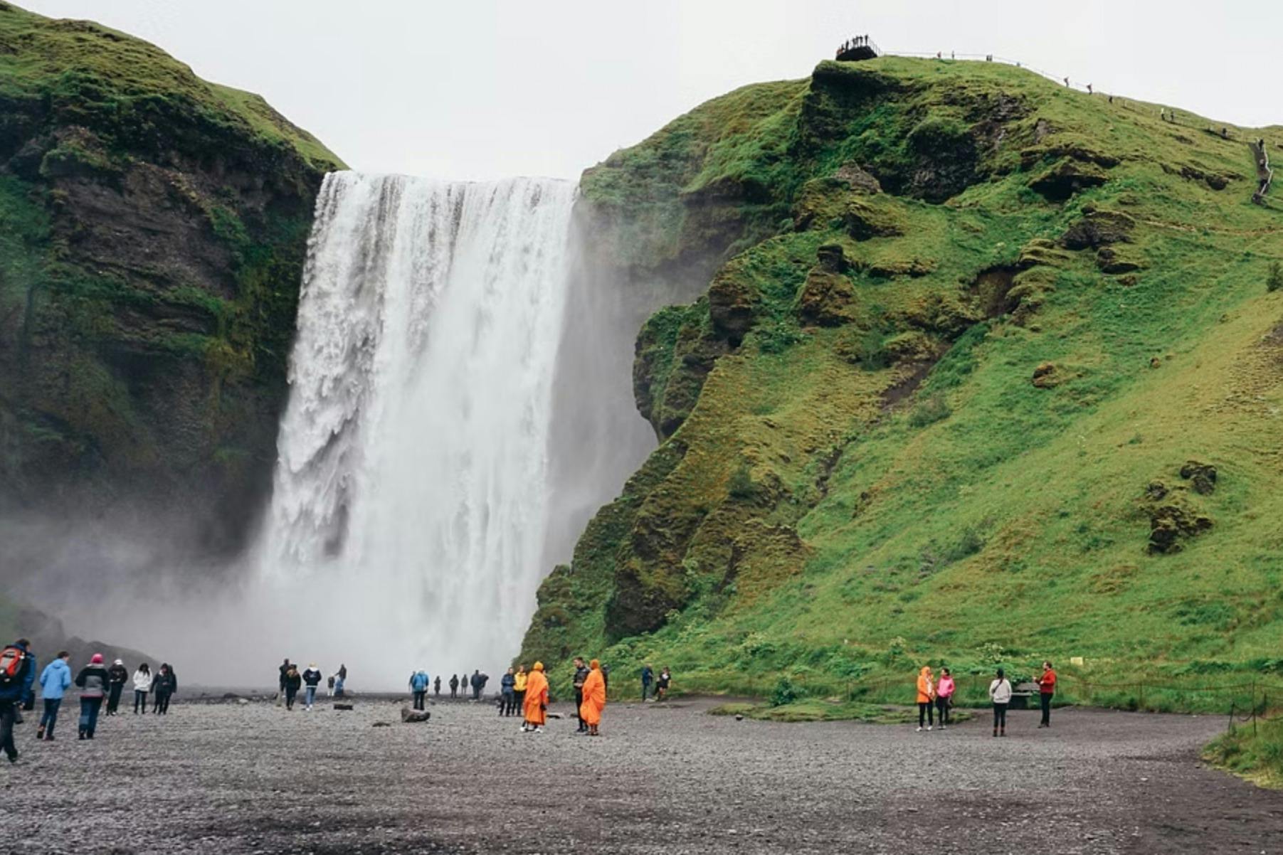 Водопад Скогафосс