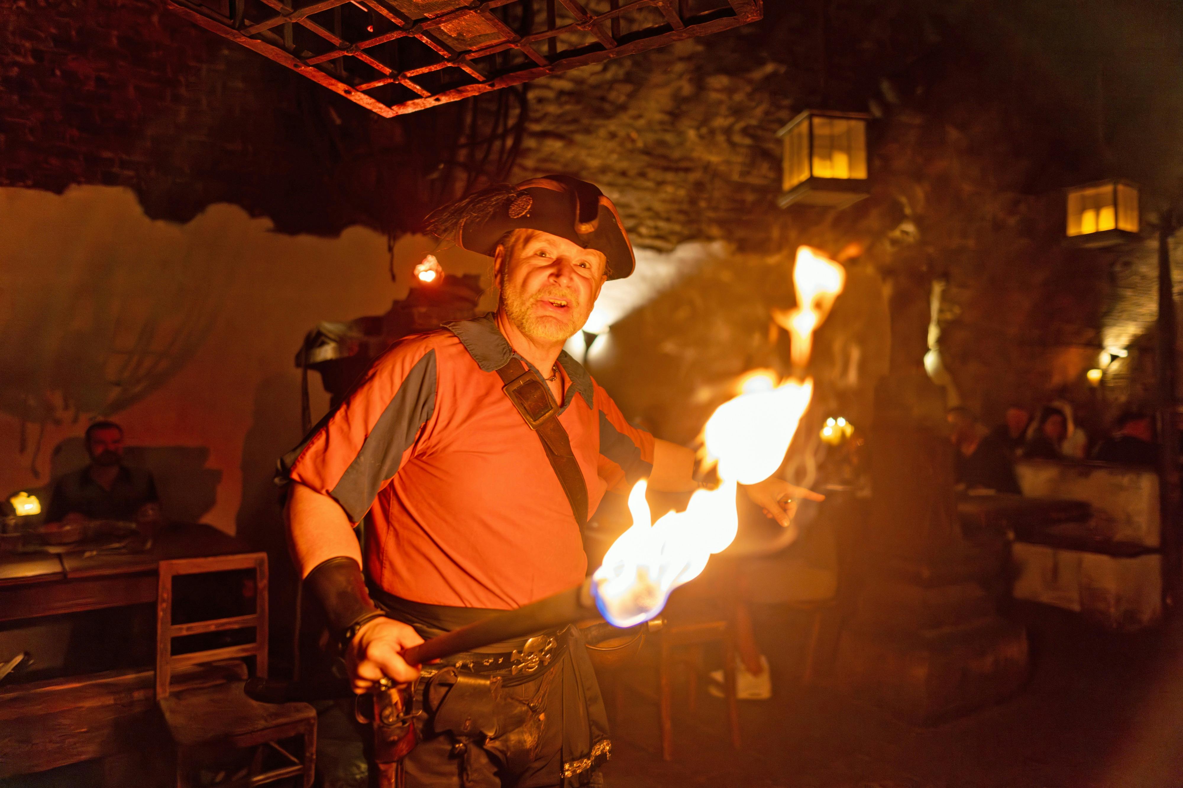 체코 중세 정통 오리지널 체험: 저녁 식사, 쇼, 양조장, 성