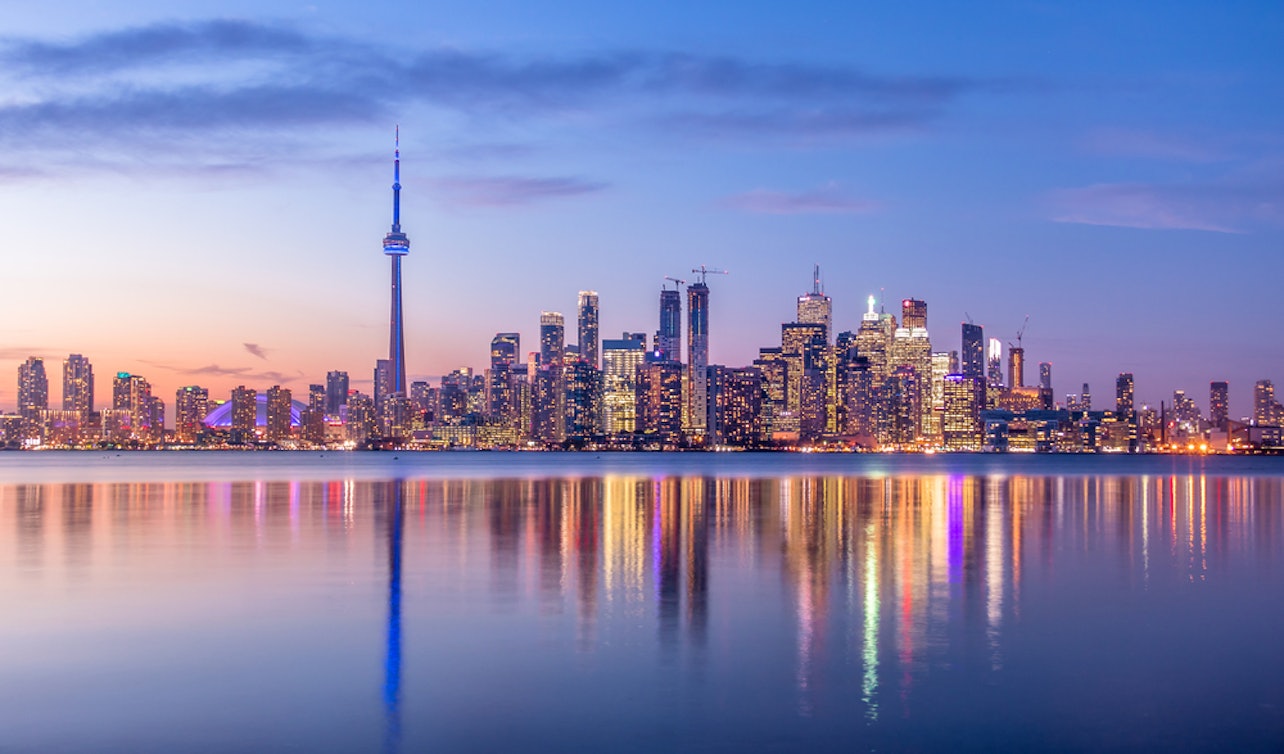 Tour nocturno por Toronto con admisión a la torre CN - Alojamientos en Toronto