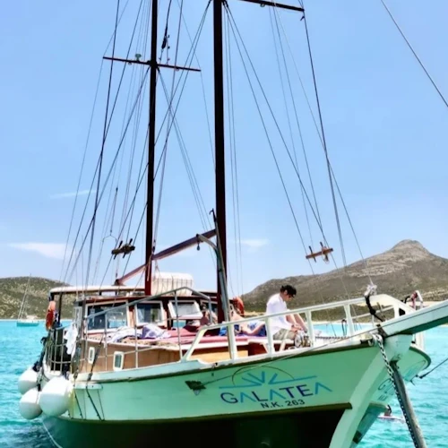 Paros, Antiparos, Despotiko, Lagoa Azul: Passeio privativo à Galatea + Refeição - Photo 2