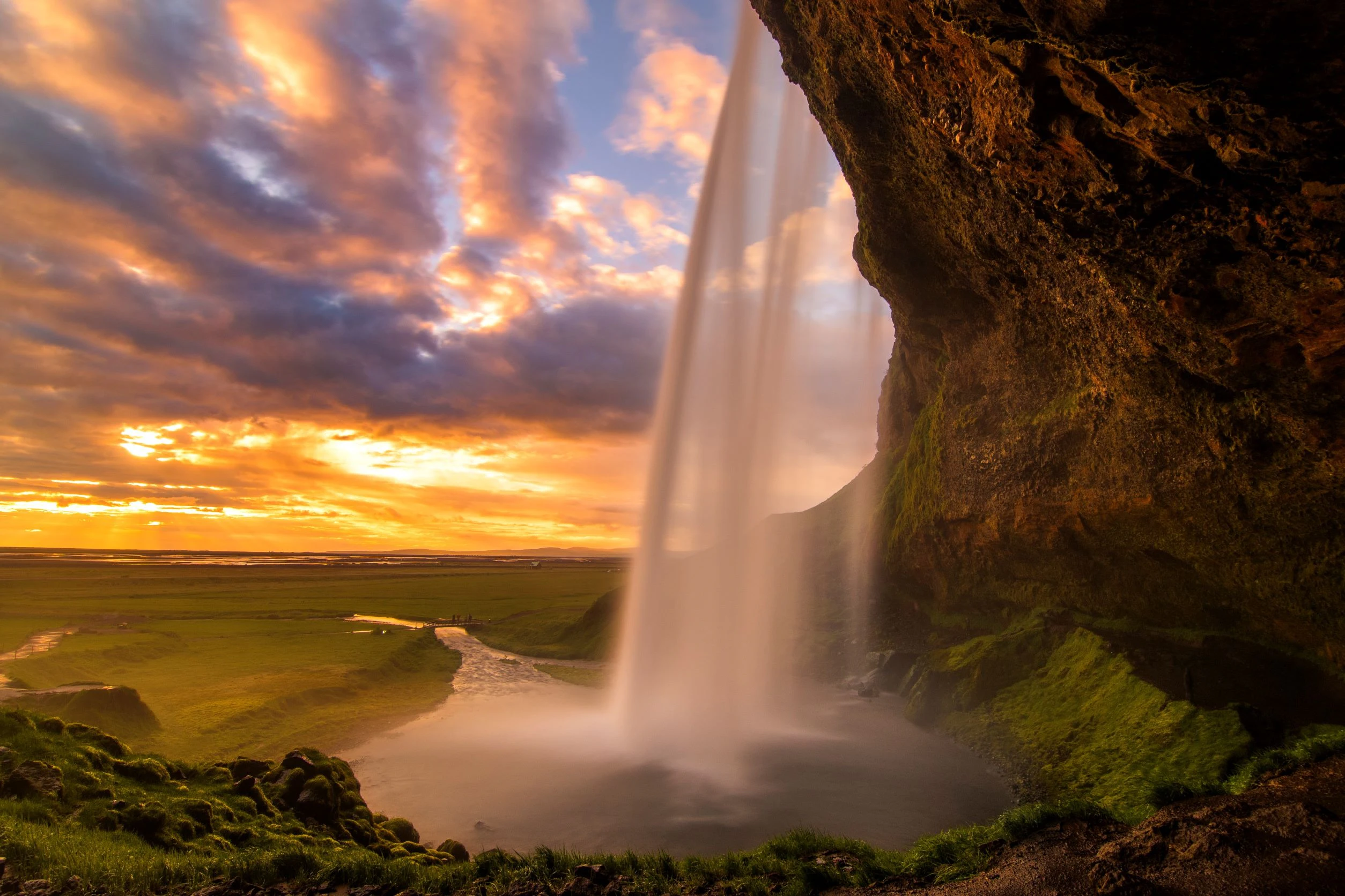 South Coast Sagas: Black Sand Beach, Waterfalls and Glacier