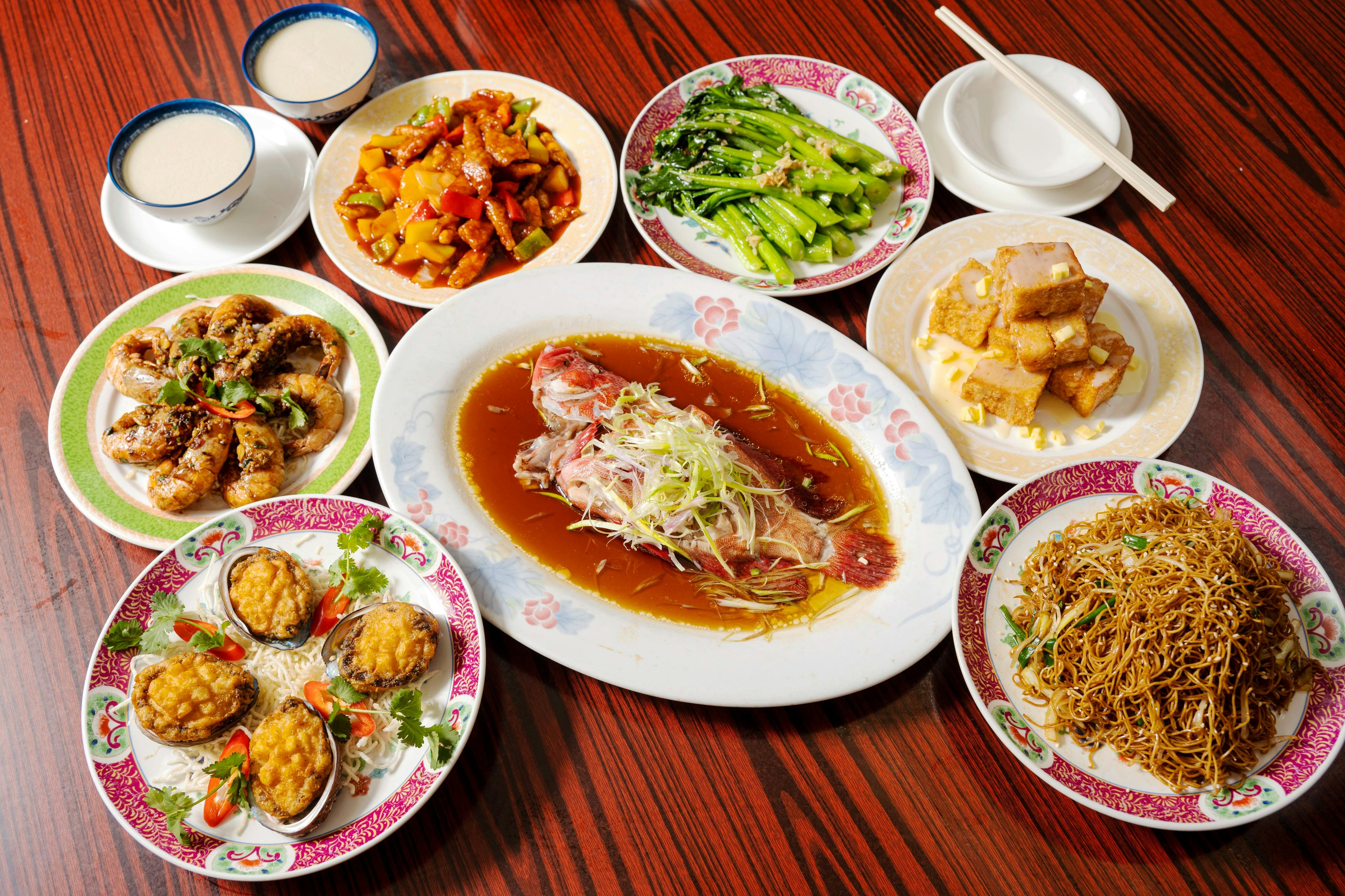 シーフードランチツアーを選択して、アバディーンの卸売魚市場でおいしいシーフードランチを楽しもう