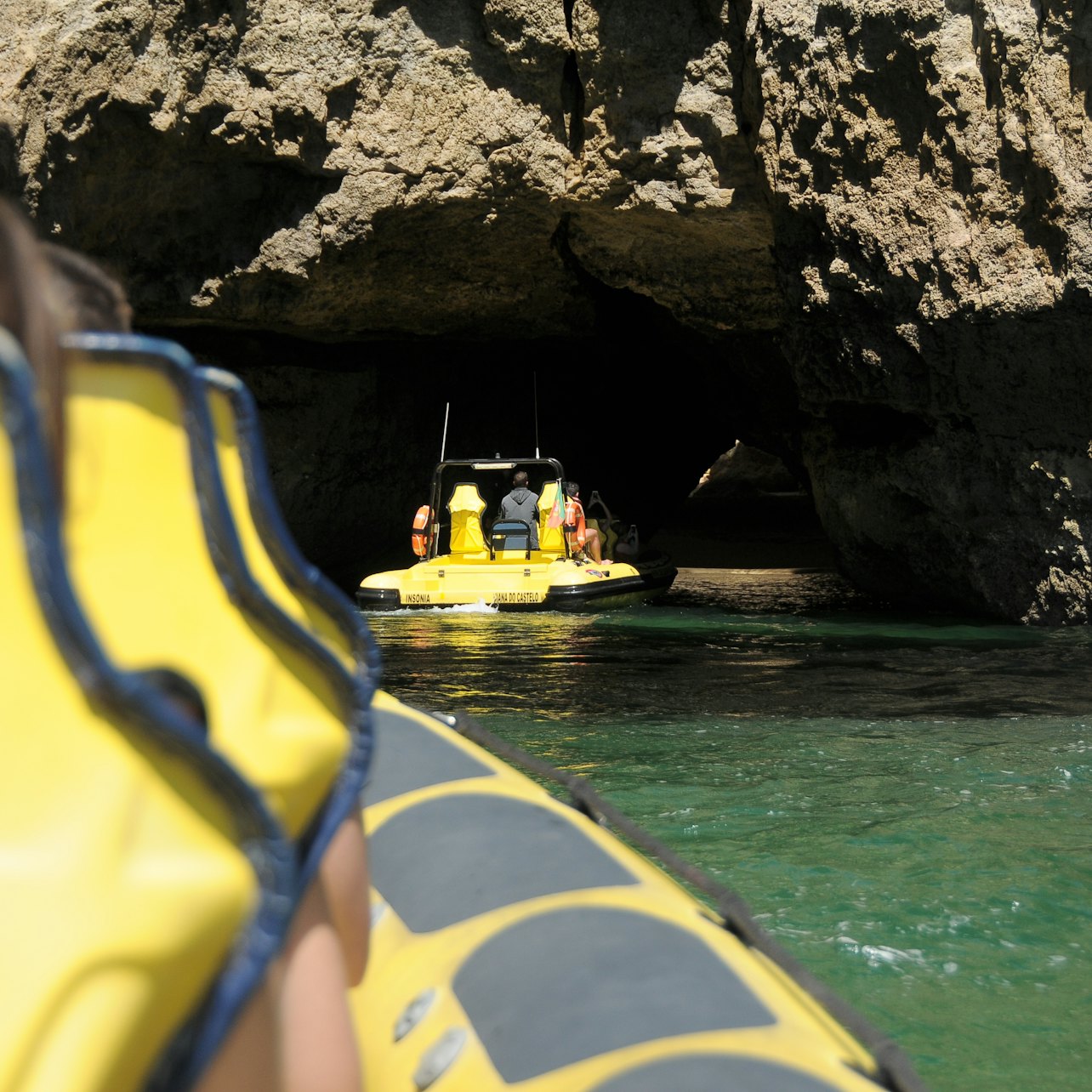 Tour in Barca Grotte e Avvistamento Delfini da Albufeira - Insónia (semirigida) - Alloggi in Albufeira