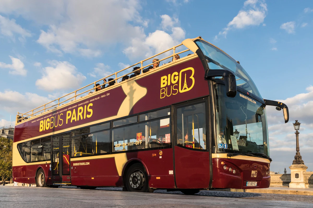 Big Bus Paris: Hop-on Hop-off Tour + Seine River Cruise — 2