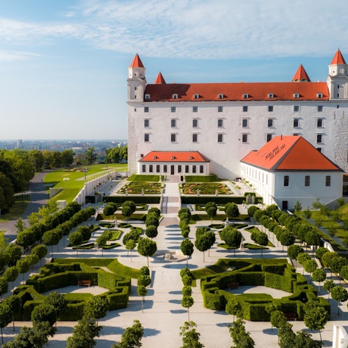 Bratislava: Tour guidato a piedi + ingresso al castello
