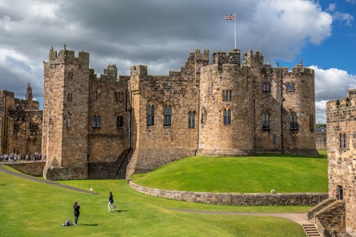 Alnwick Castle and Scottish Borders Tour including Castle Admission