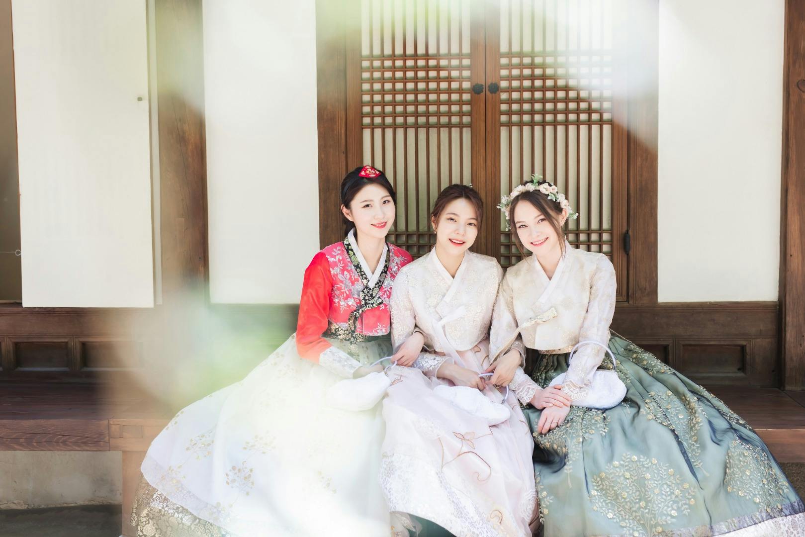 Seoul Gyeongbokgung: Hanbok Rental Experience - 1-Day Rental - Photo 2