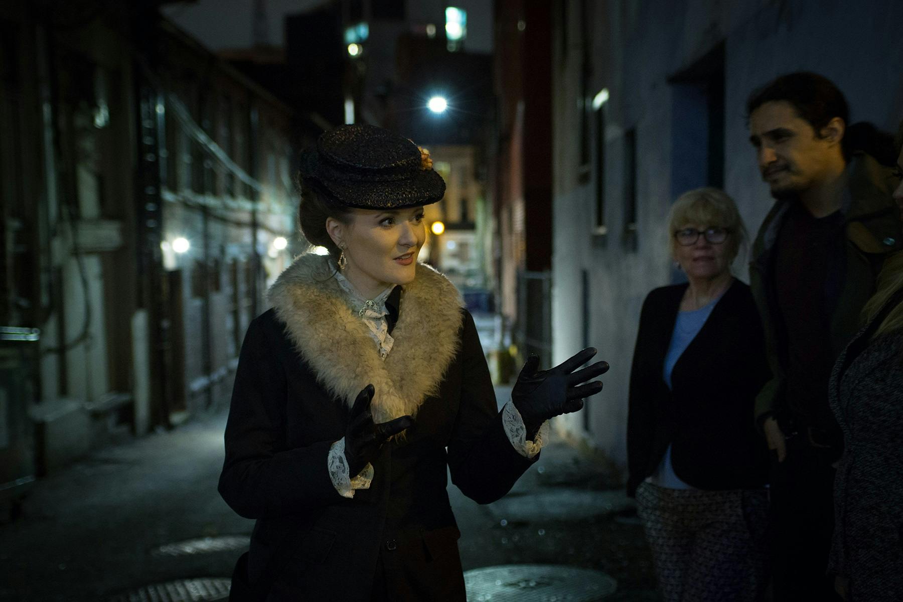 探索温哥华最古老的街道和背街小巷。