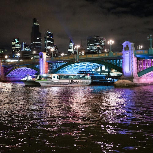 Barco turístico River Roamer en Londres Barco turístico River Roamer en Londres
