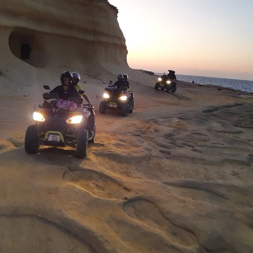 Gozo e Comino: Passeio guiado de moto-quatro ao pôr do sol com transferes + passeio de barco - Photo 3