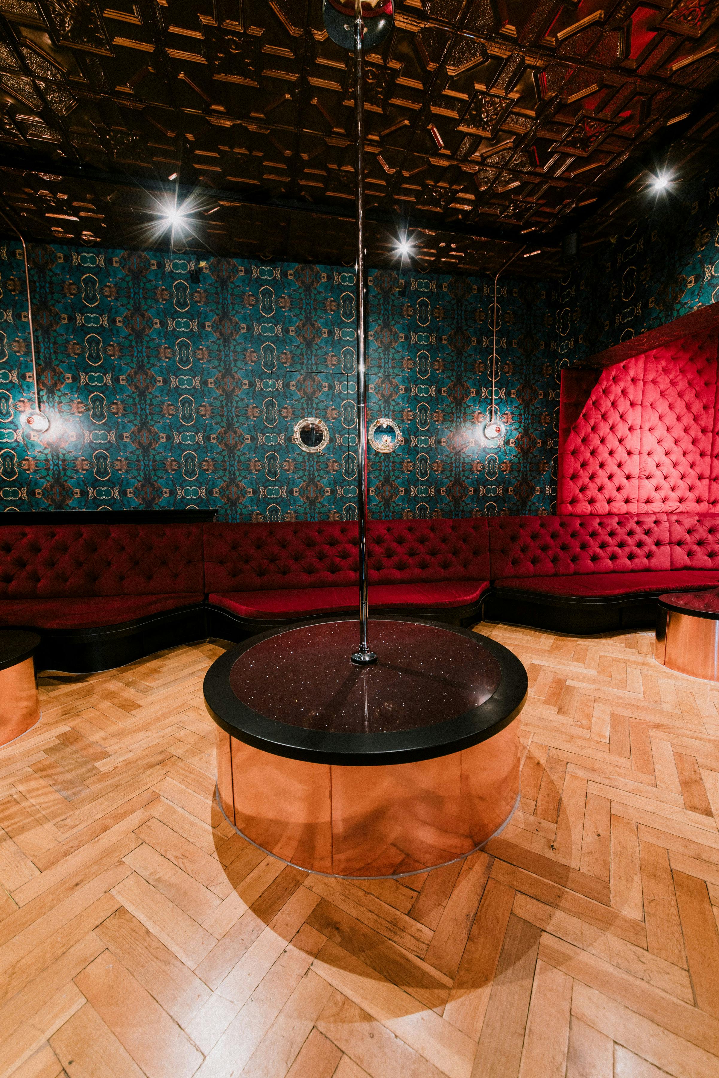 Club de striptease BonTon à Amsterdam visite guidée