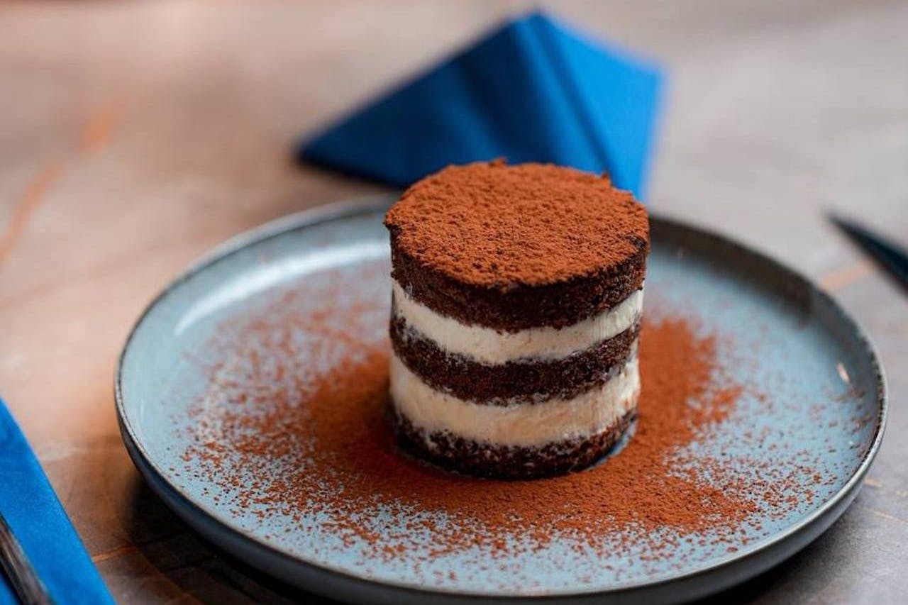 壮观的博斯普鲁斯海峡概念之夜晚餐游轮