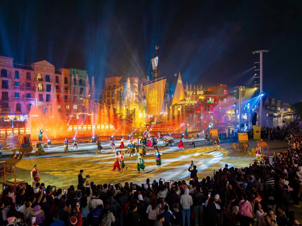 Mega Grand World Hanoi: One-Way Gondola Boat Ride Ticket