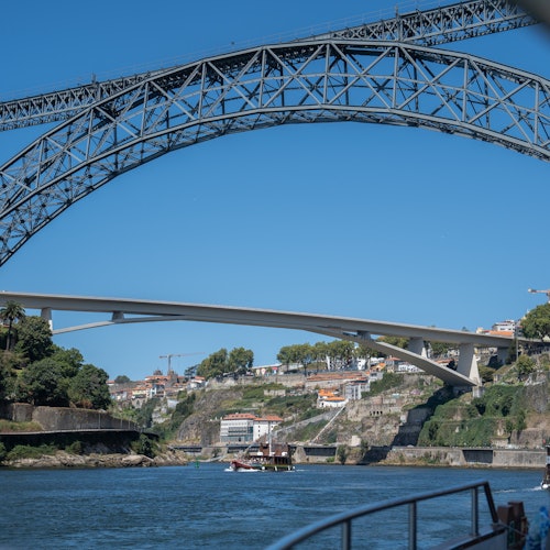 Tuk Tuk Porto City Tour and Porto Six Bridges Cruise