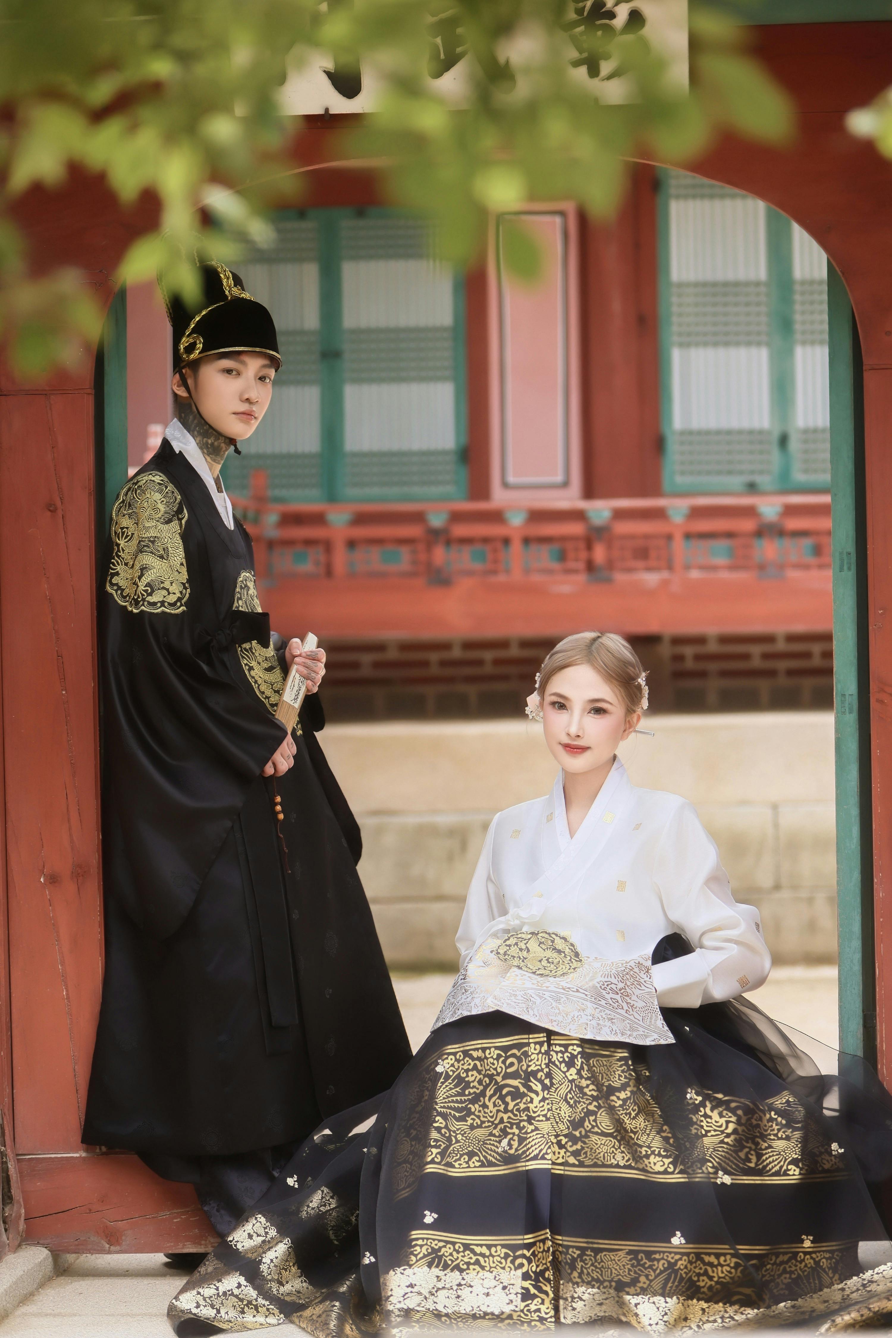 Gyeongbokgung Palace, Bukchon Hanok Village & Changdeokgung Palace: Premium Hanbok Set + Korean Hairstyle - Photo 8