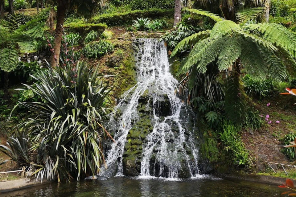 Section of the Ribeira dos Caldeirões