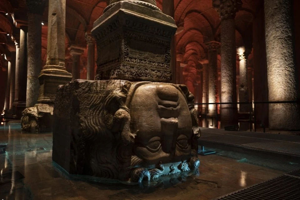 Medusa column