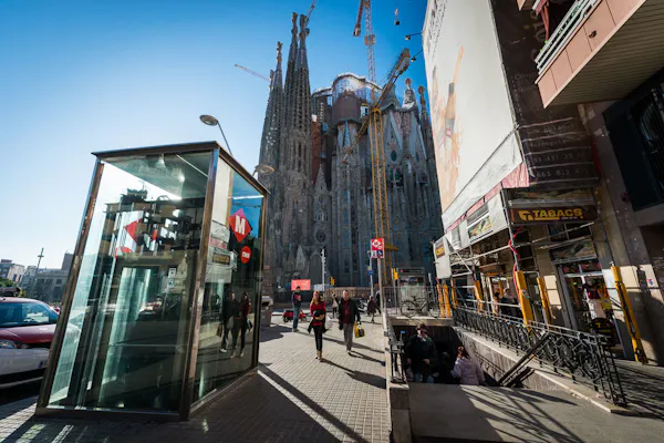 Hola Barcelona: Public Transport Card
