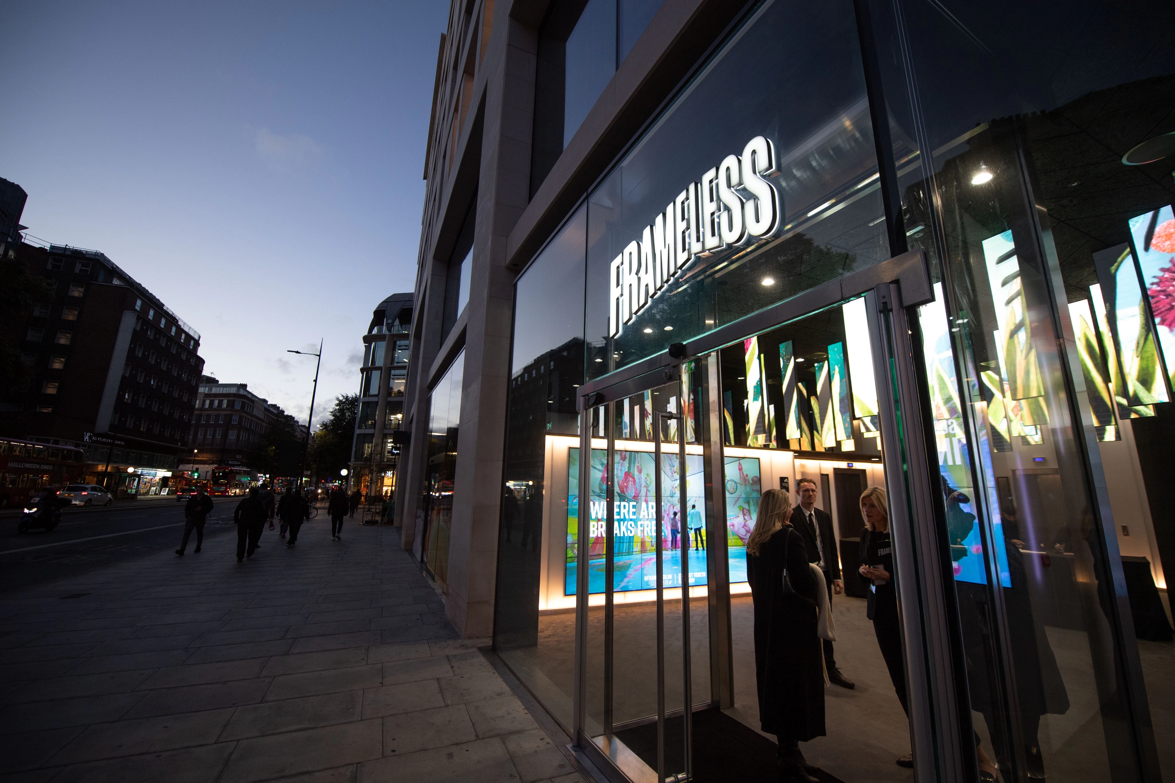 Frameless Immersive Art Experience London frameless-immersive-art-experience-london