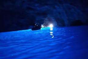 Entrée de la Grotte bleue