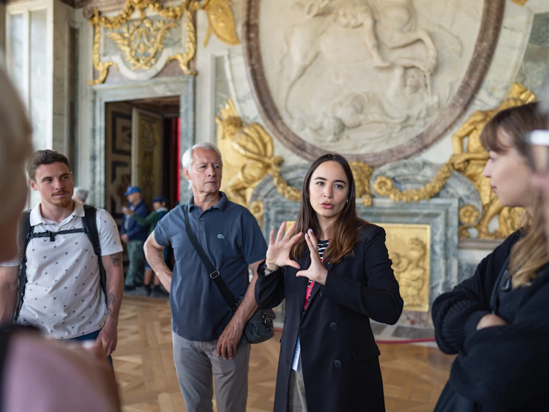 Palace of Versailles: Guided Tour + Roundtrip Train