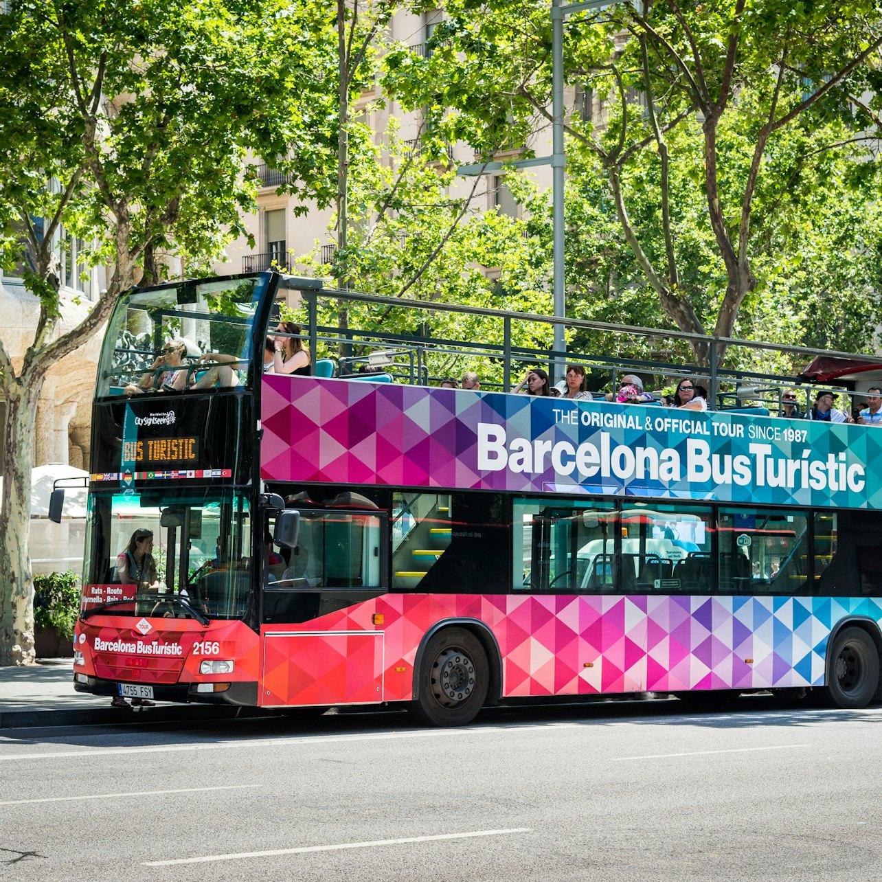 Barcelona Bus Turístic: Hop-on Hop-off Bus Tour in Barcelona – Tiqets