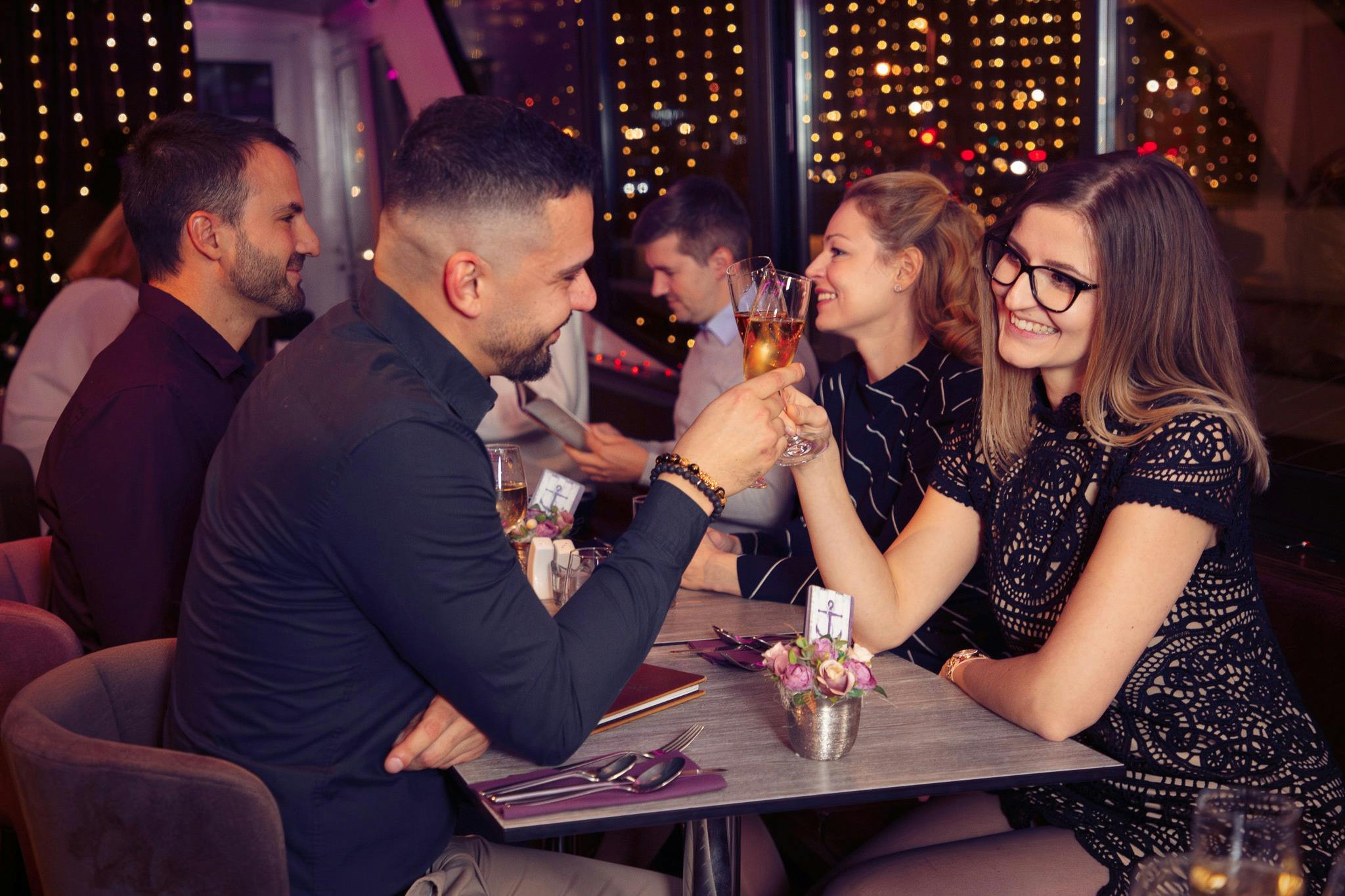 SILVER LINE邮轮晚餐和多瑙河上的灯光--布达佩斯的神奇夜晚