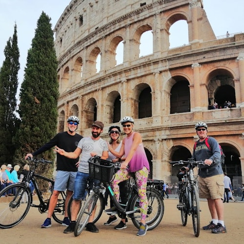 Rome: Electric Bicycle Rental in Piazza Venezia