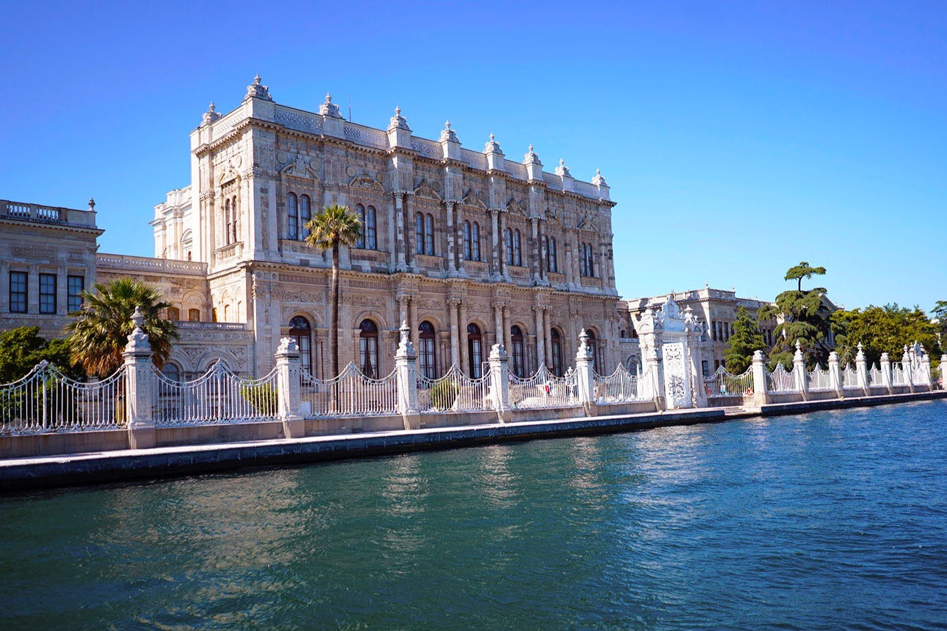 Το παλάτι Dolmabahçe είναι ένα από τα σπουδαία αξιοθέατα της ξενάγησης