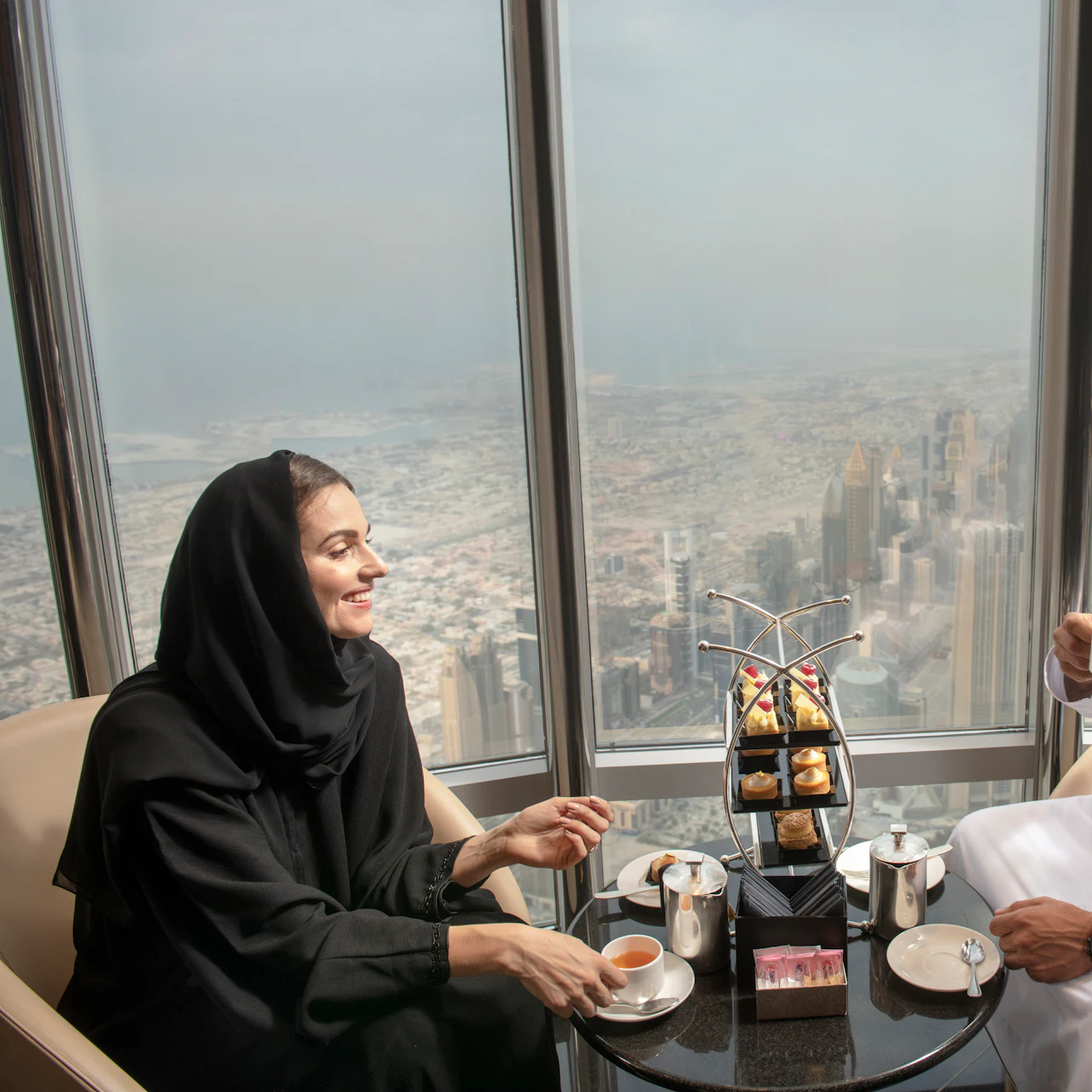 Burj Khalifa: The Lounge Level 154 Ticket in Dubai – Tiqets