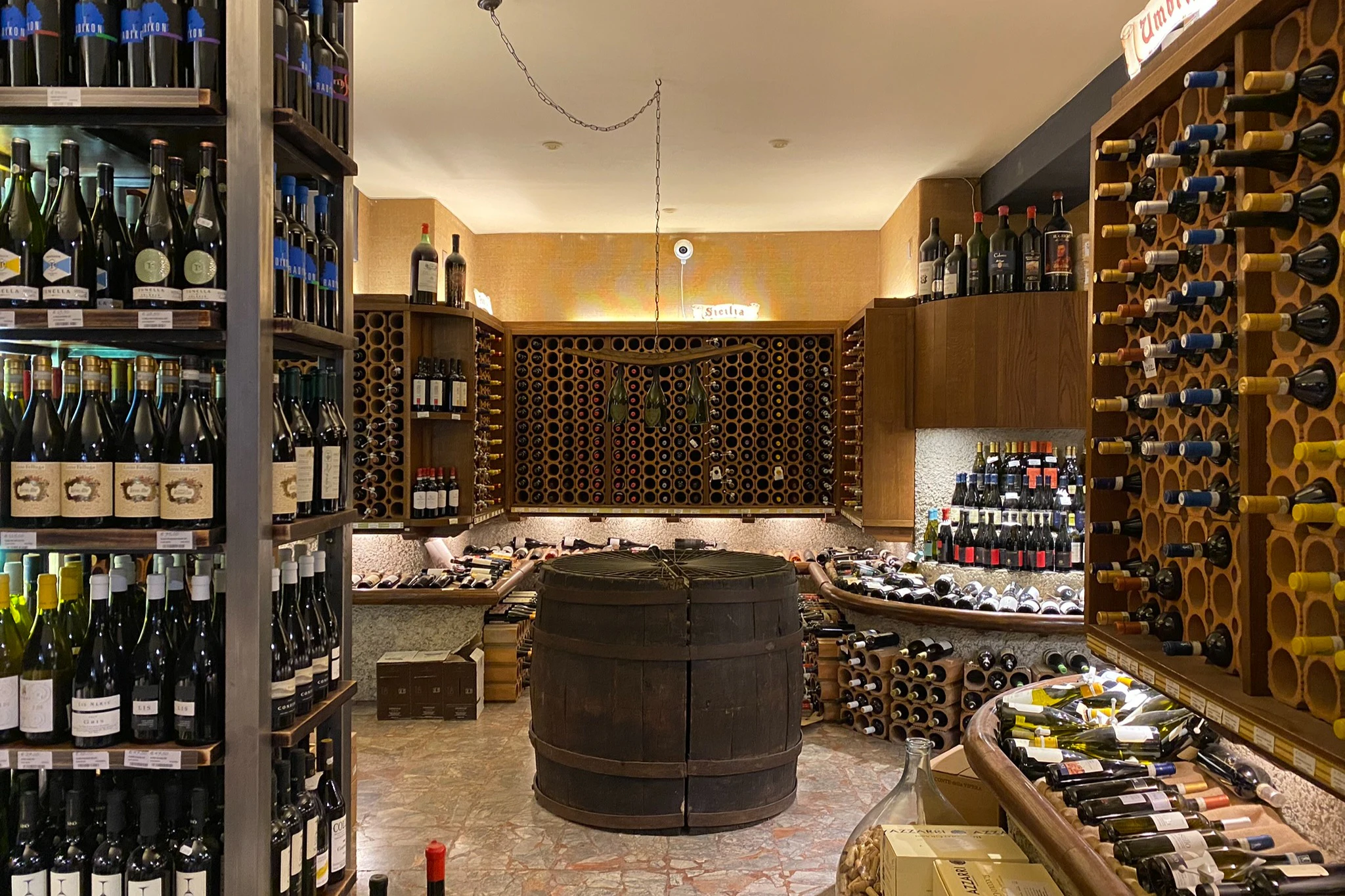 Florence: Wine Tasting + Lunch in the Historical Center