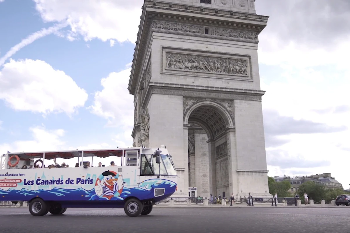 Seine River: Tour of Paris by Amphibious Bus — 1