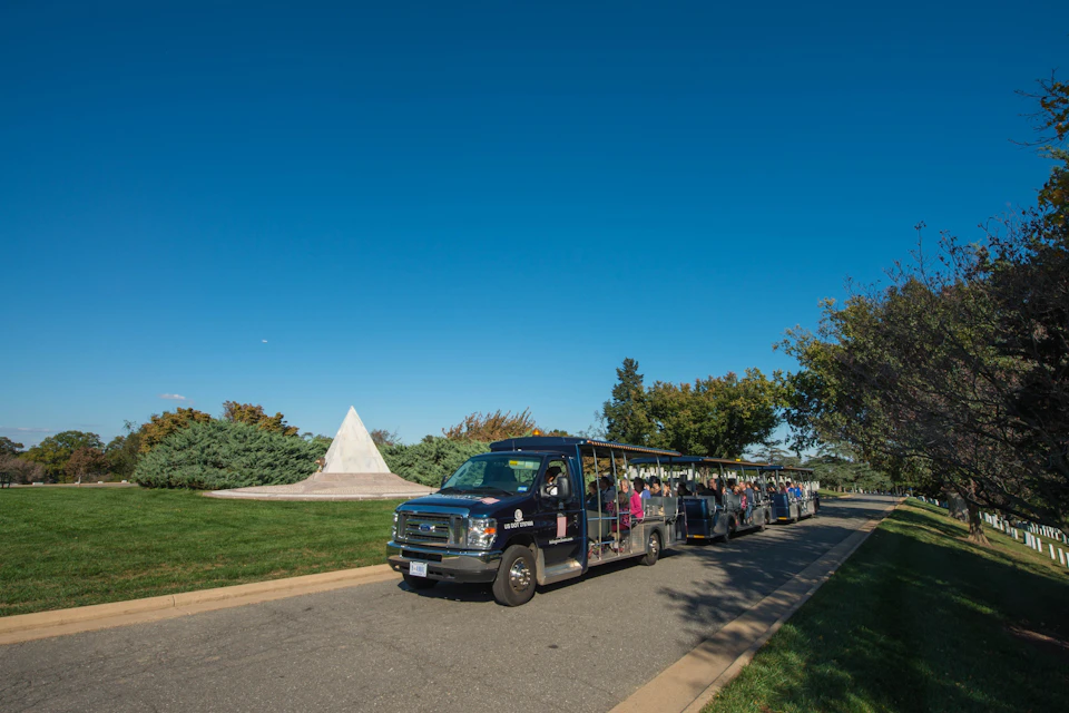 Washington DC and Arlington Cemetery Hop on Hop off Tour