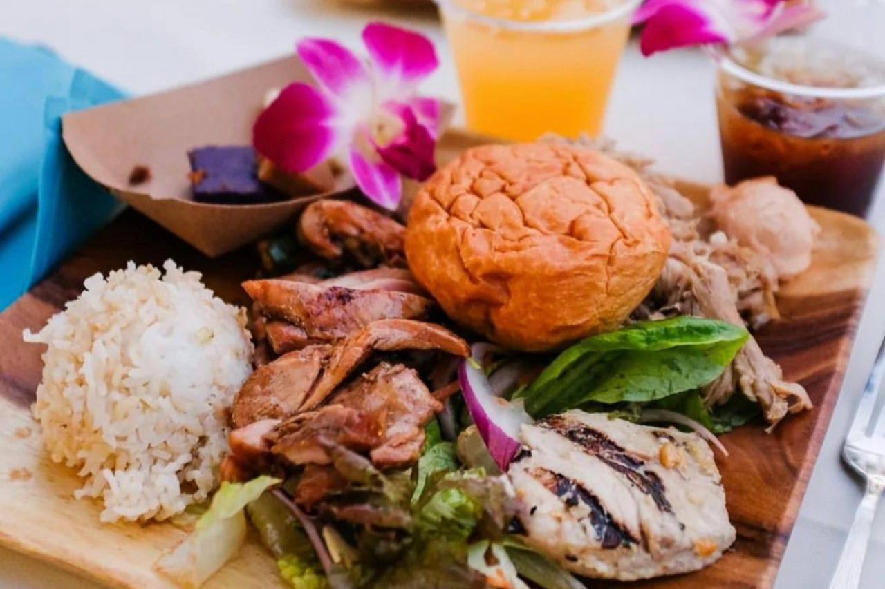 Hawaii: Ka Moana Luau Dinner Show at Aloha Tower - Photo 6