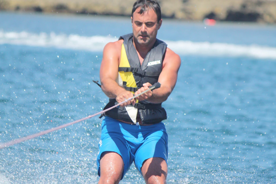 The feeling of freedom while gliding over the water with skis is indescribable!