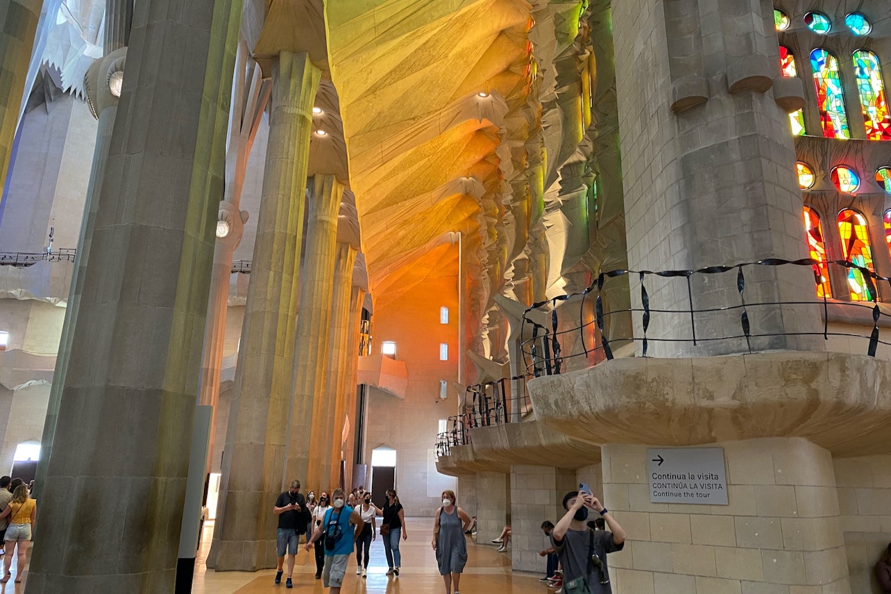 Sagrada Familia: Gaudí Visita Guiada en Grupo Reducido - Alojamientos en Barcelona