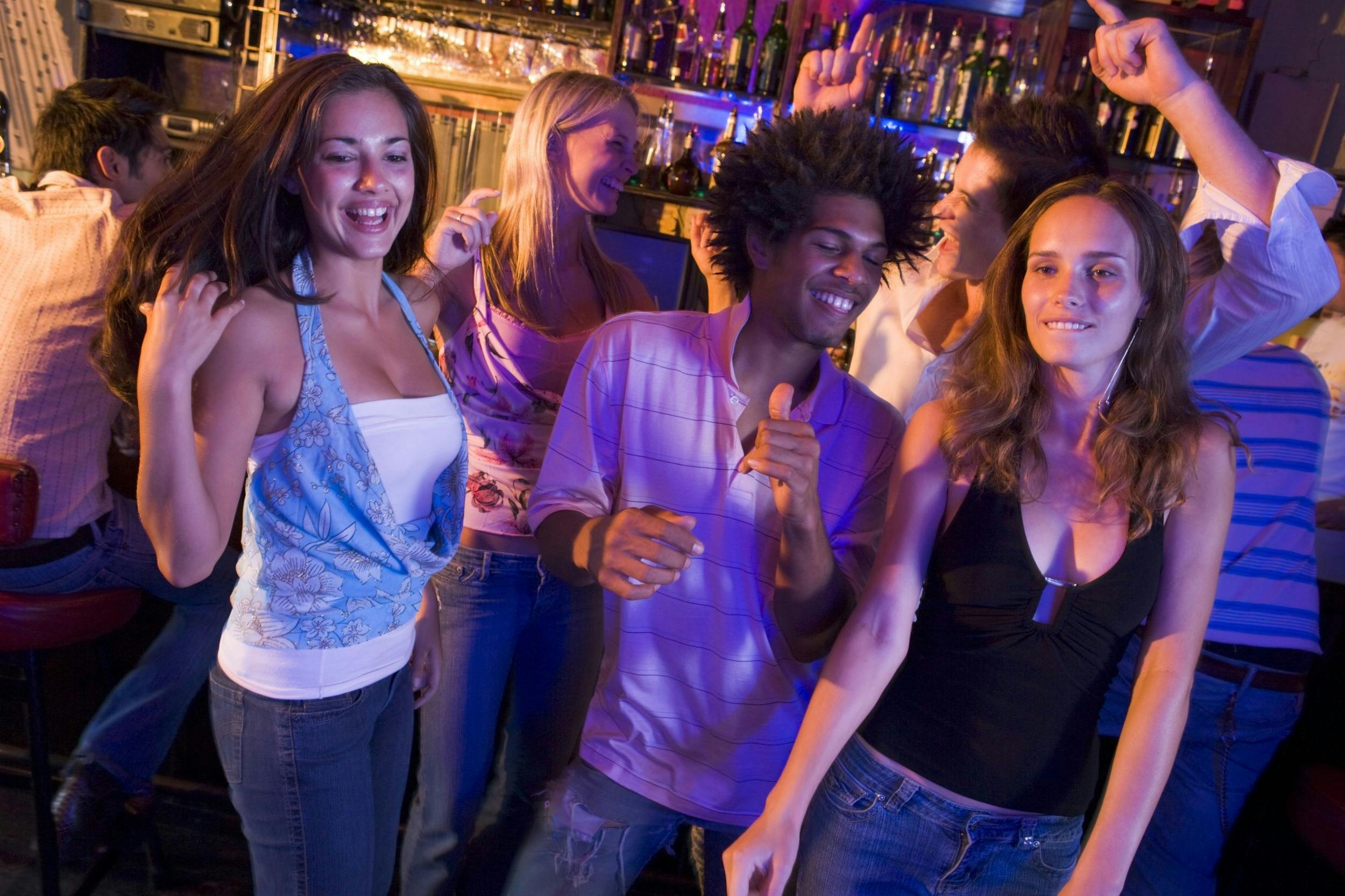 Συγκέντρωσε τους φίλους σου για μια βραδινή έξοδο στο Μαϊάμι