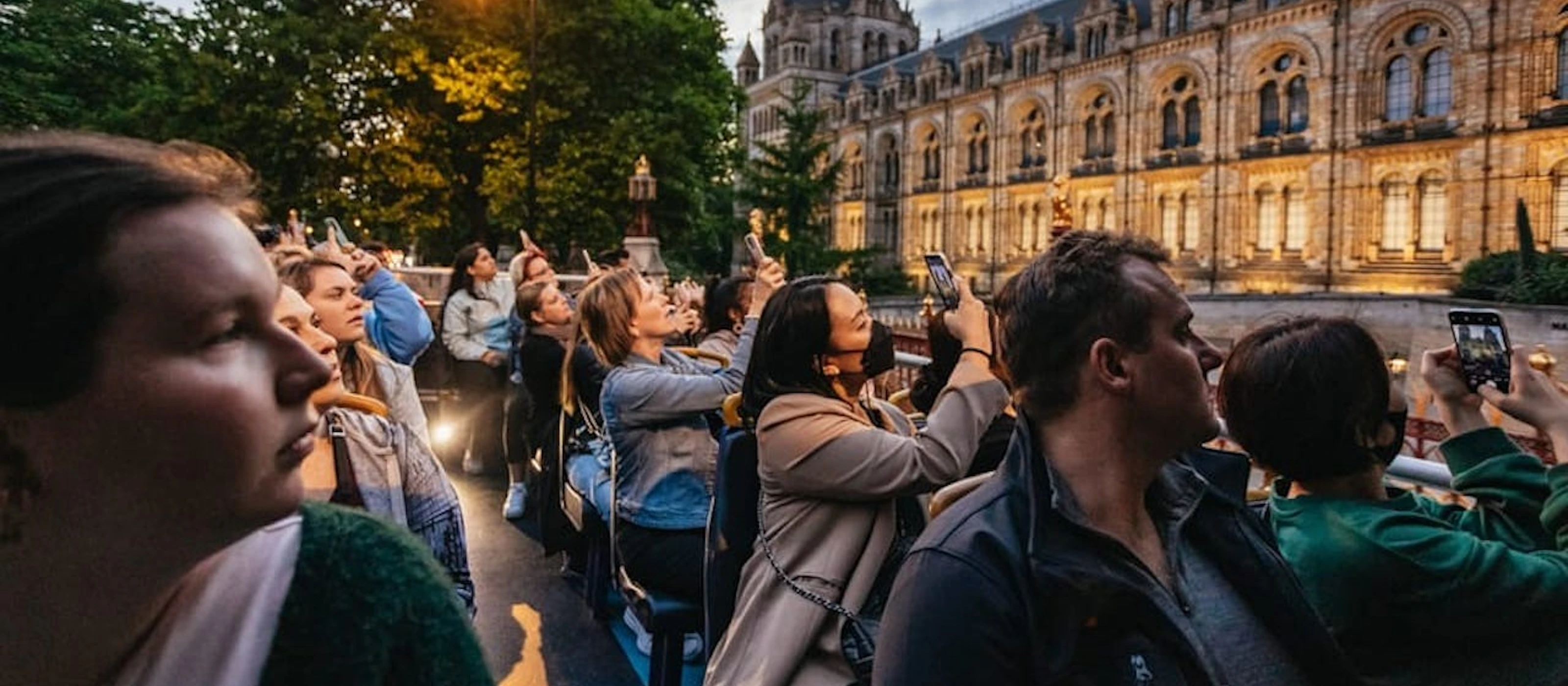 London: Hin- und Rückfahrt mit dem „ Uber Boat “ + abendliche Bustouren