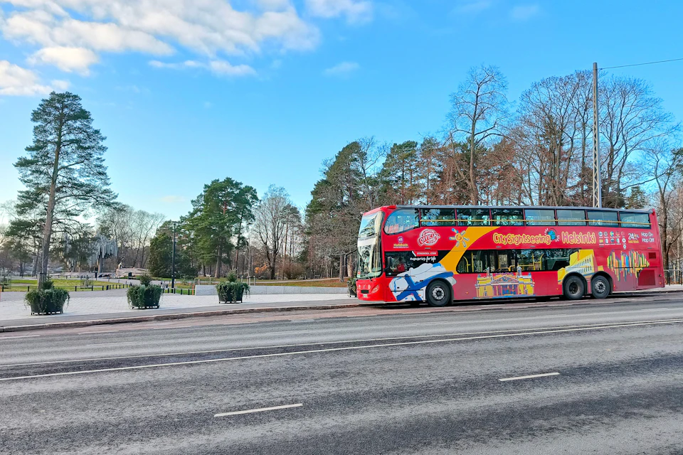 Photo stop at the Sibelius Park