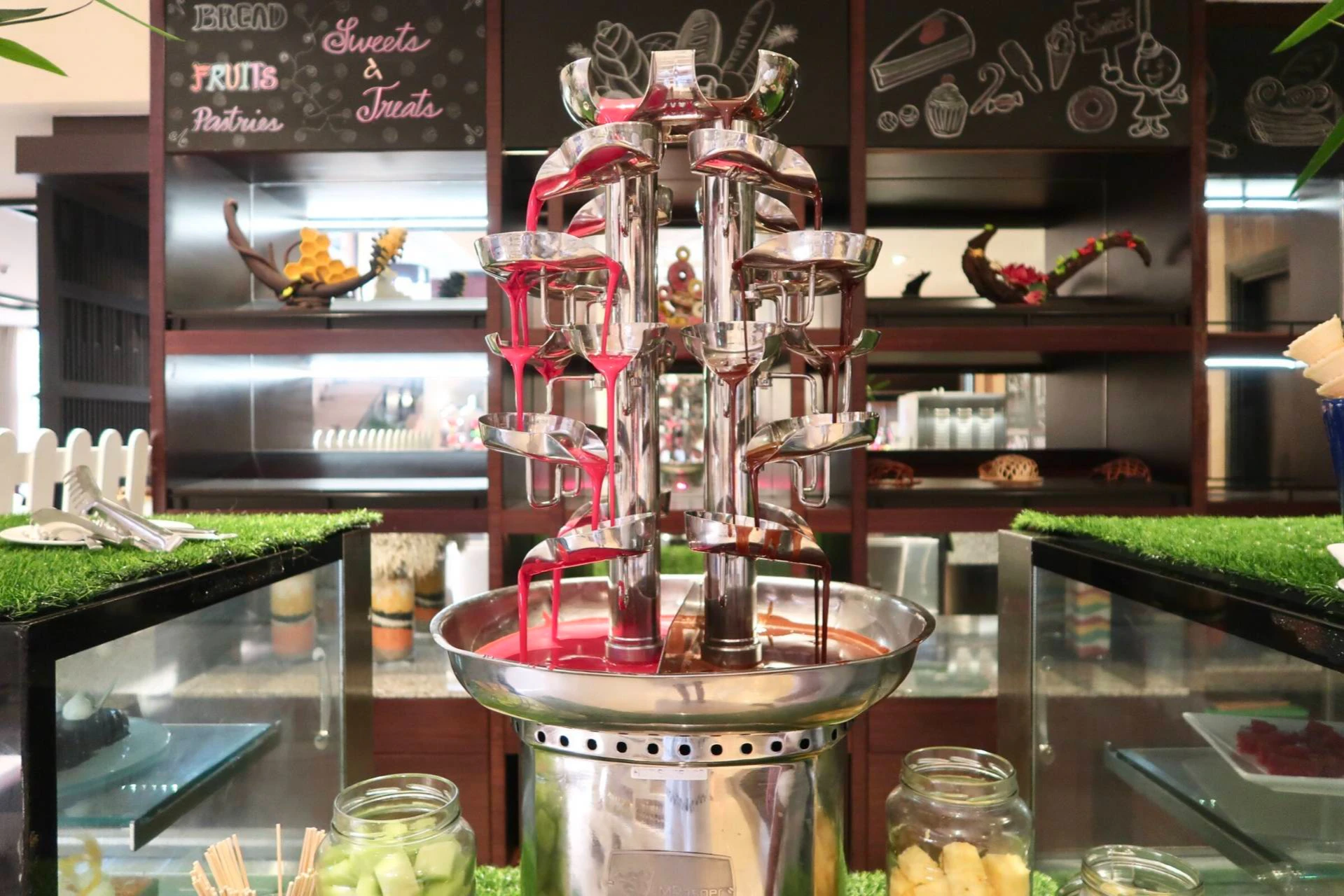Buffet Lunch or Dinner at Crescendo Anantara The Palm
