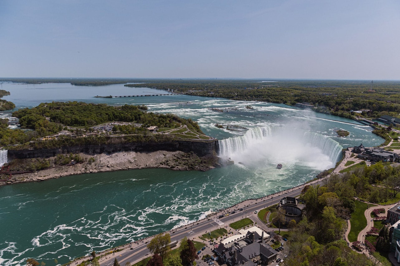 Tour della Centrale Elettrica delle Cascate del Niagara con Skylon Tower e Tailrace Tunnel Experience - Alloggi in Cascate del Niagara