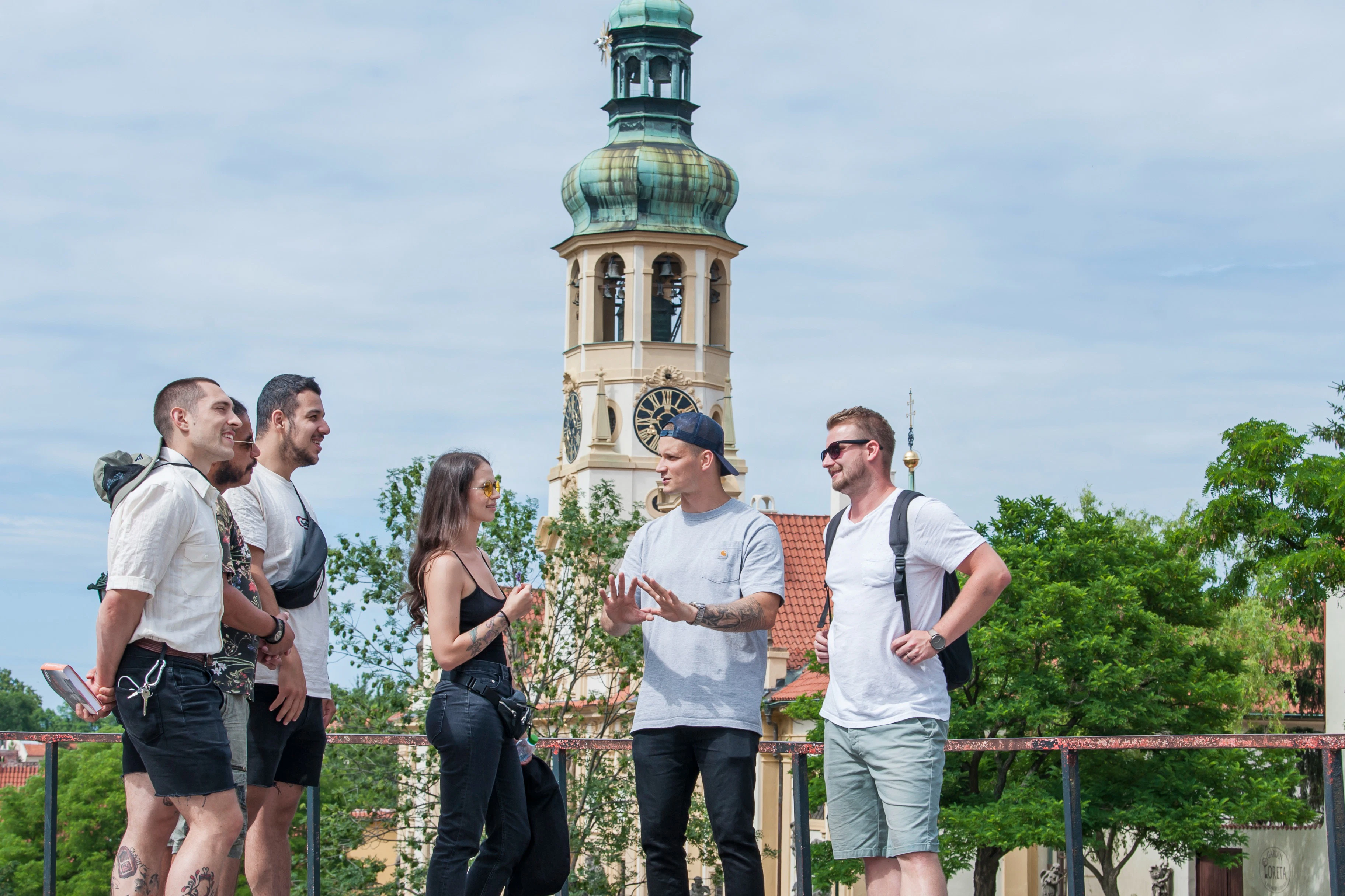 Prague: Castle-Side Guided Tour with Food & Beer Tasting